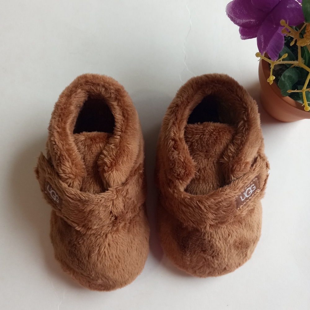 UGG Bixbee Baby Chestnut Brown Booties - Picture 6 of 6